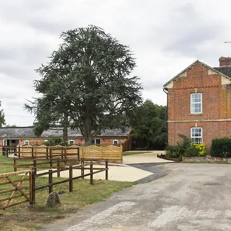 Apartment In The Countryside With Hot Tub Trowbridge Exterior photo